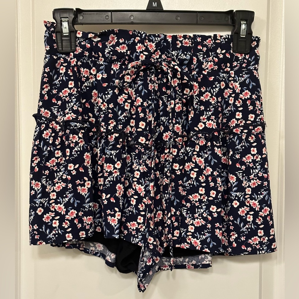 Altar’d state women’s floral skort, navy, sz.S, hardly worn!